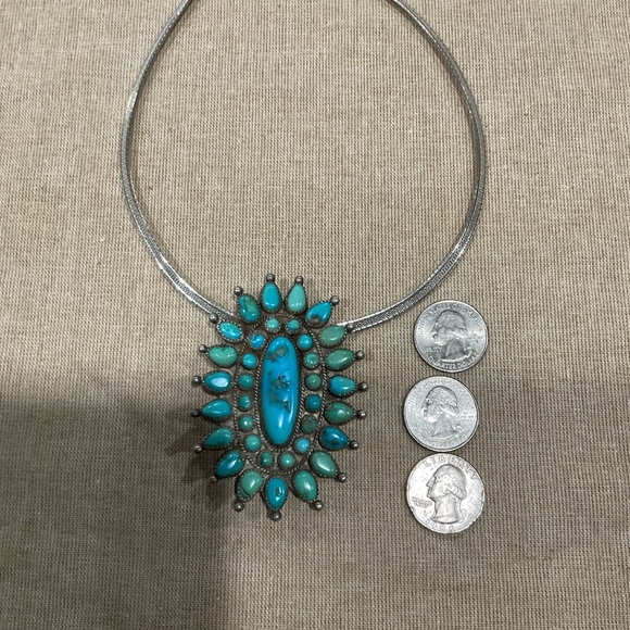 Blue and Silver Turquoise Necklace with Floral Design. Native Made/Signed - Picture 11 of 16
